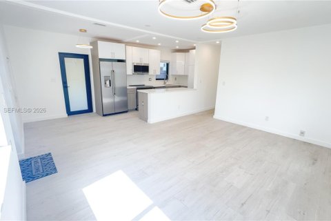 Casa en venta en North Miami Beach, Florida, 3 dormitorios, 105.91 m2 № 2038196 - foto 6