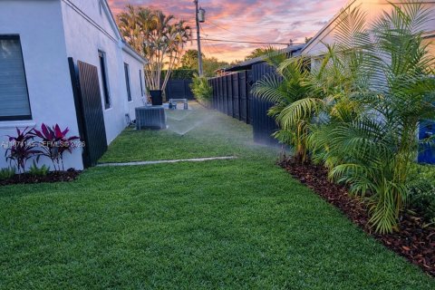 Casa en venta en North Miami Beach, Florida, 3 dormitorios, 105.91 m2 № 2038196 - foto 27