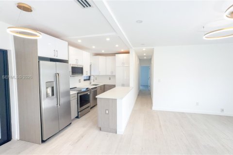 Casa en venta en North Miami Beach, Florida, 3 dormitorios, 105.91 m2 № 2038196 - foto 9