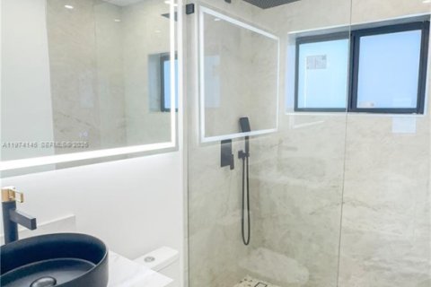 Casa en venta en North Miami Beach, Florida, 3 dormitorios, 105.91 m2 № 2038196 - foto 30