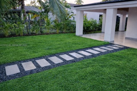 Casa en venta en North Miami Beach, Florida, 3 dormitorios, 105.91 m2 № 2038196 - foto 3