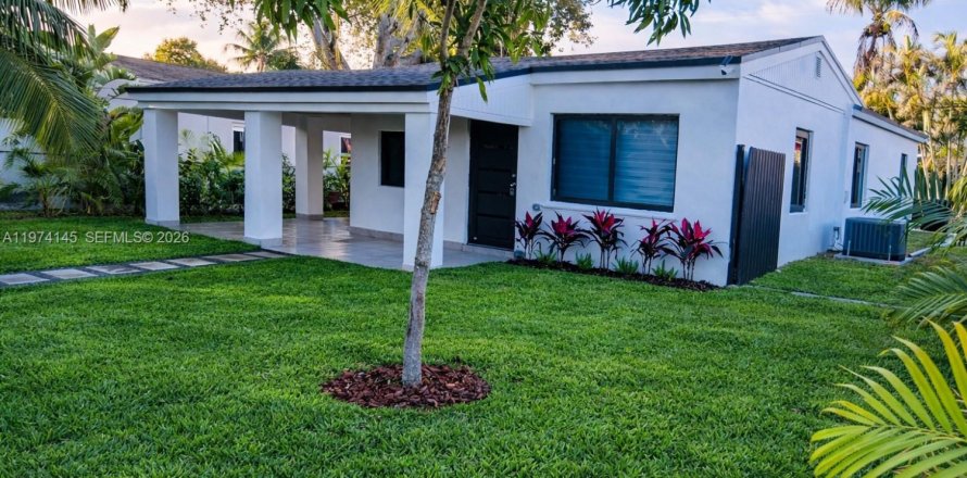 Casa en North Miami Beach, Florida 3 dormitorios, 105.91 m2 № 2038196