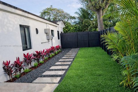 Casa en venta en North Miami Beach, Florida, 3 dormitorios, 105.91 m2 № 2038196 - foto 19