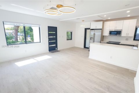 Casa en venta en North Miami Beach, Florida, 3 dormitorios, 105.91 m2 № 2038196 - foto 7