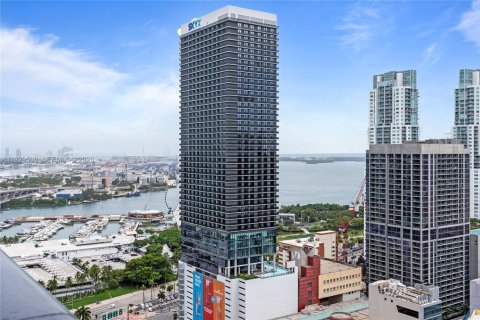 Condo in Miami, Florida, 2 bedrooms № 1988758 - photo 1
