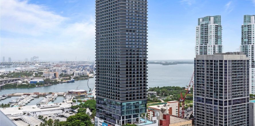 Condo in Miami, Florida, 2 bedrooms № 1988758