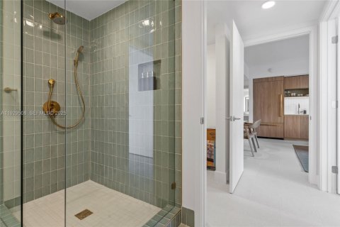 Condo in Miami, Florida, 2 bedrooms № 1988758 - photo 18