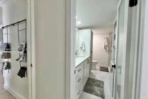 Снять в аренду кондоминиум в Майами, Флорида 2 спальни, 88.72м2, № 1963774 - фото 15
