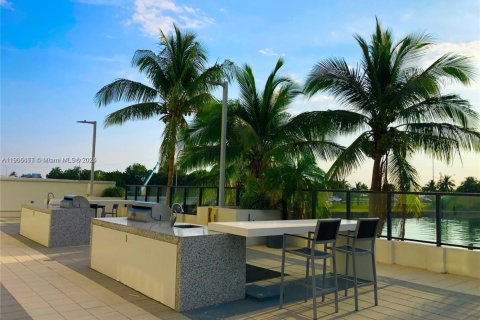 Снять в аренду кондоминиум в Майами, Флорида 2 спальни, 88.72м2, № 1963774 - фото 26
