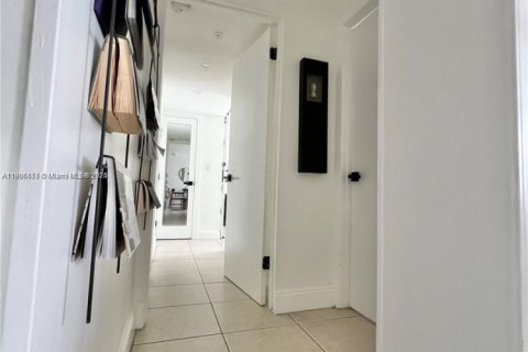 Снять в аренду кондоминиум в Майами, Флорида 2 спальни, 88.72м2, № 1963774 - фото 11