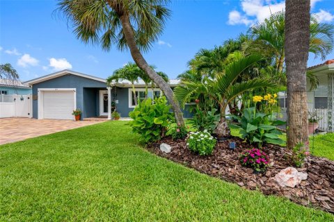 Casa en venta en Saint Pete Beach, Florida, 2 dormitorios, 102.19 m2 № 1821018 - foto 2