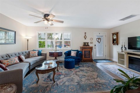 Casa en venta en Saint Pete Beach, Florida, 2 dormitorios, 102.19 m2 № 1821018 - foto 9