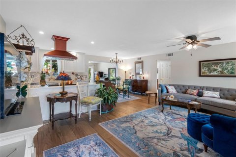 Casa en venta en Saint Pete Beach, Florida, 2 dormitorios, 102.19 m2 № 1821018 - foto 12