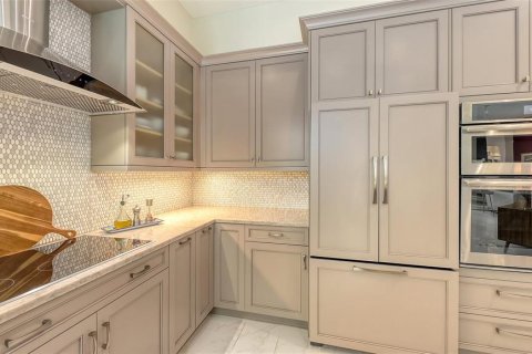 House in Sarasota, Florida 3 bedrooms, 245.08 sq.m. № 1547547 - photo 22