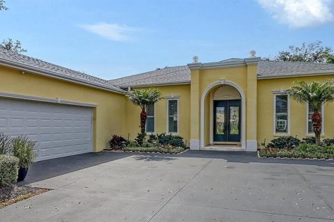 House in Sarasota, Florida 3 bedrooms, 245.08 sq.m. № 1547547 - photo 1