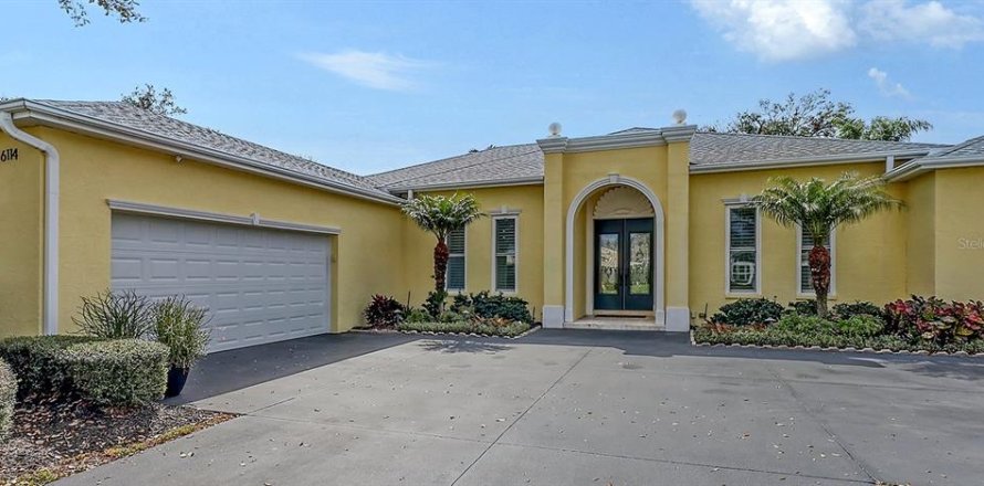 House in Sarasota, Florida 3 bedrooms, 245.08 sq.m. № 1547547