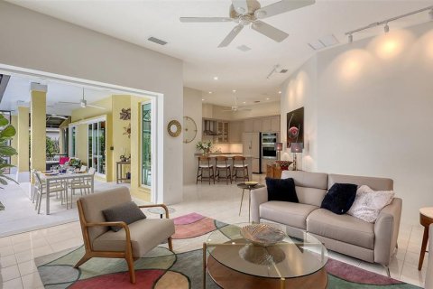 House in Sarasota, Florida 3 bedrooms, 245.08 sq.m. № 1547547 - photo 16