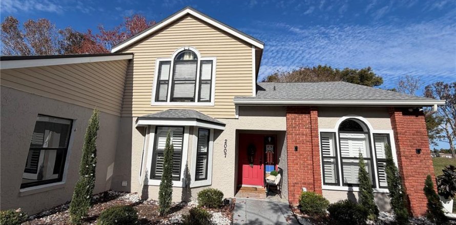 House in Orlando, Florida 4 bedrooms, 209.22 sq.m. № 2150478