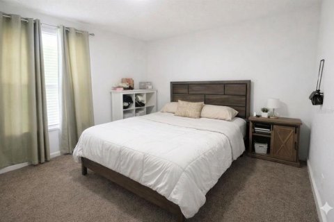 House in Orlando, Florida 4 bedrooms, 209.22 sq.m. № 2150478 - photo 13