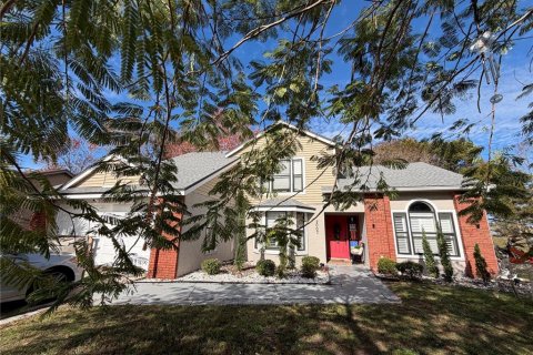 House in Orlando, Florida 4 bedrooms, 209.22 sq.m. № 2150478 - photo 4