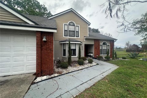 House in Orlando, Florida 4 bedrooms, 209.22 sq.m. № 2150478 - photo 5