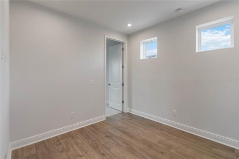 Casa en venta en Orlando, Florida, 4 dormitorios, 198.53 m2 № 1898942 - foto 23