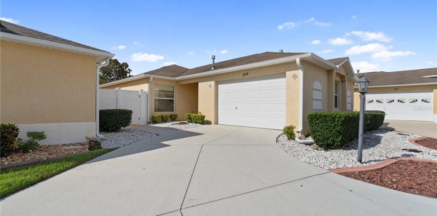 Casa en The Villages, Florida 2 dormitorios, 105.17 m2 № 1853577