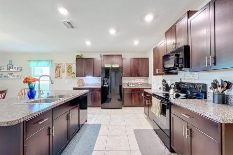 House in Riverview, Florida 5 bedrooms, 273.97 sq.m. № 1906876 - photo 14