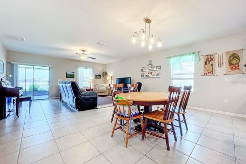 House in Riverview, Florida 5 bedrooms, 273.97 sq.m. № 1906876 - photo 21