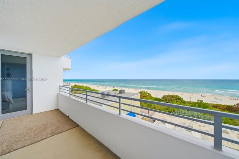 Copropriété à vendre à Miami Beach, Floride: 1 chambre, 84.17 m2 № 2011809 - photo 16