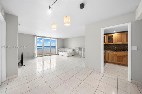 Copropriété à vendre à Miami Beach, Floride: 1 chambre, 84.17 m2 № 2011809 - photo 4