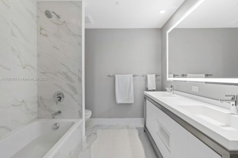 Condominio en venta en Sunrise, Florida, 2 dormitorios, 93.18 m2 № 1985494 - foto 27