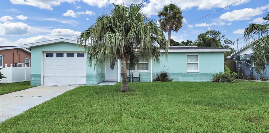 House in Hudson, Florida 2 bedrooms, 93.83 sq.m. № 1918084