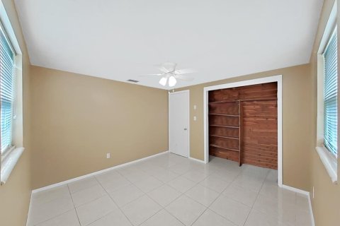 House in Hudson, Florida 2 bedrooms, 93.83 sq.m. № 1918084 - photo 4