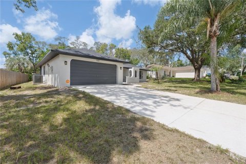 Casa en venta en Spring Hill, Florida, 3 dormitorios, 139.17 m2 № 2200477 - foto 4