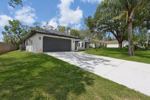 Casa en venta en Spring Hill, Florida, 3 dormitorios, 139.17 m2 № 2200477 - foto 3
