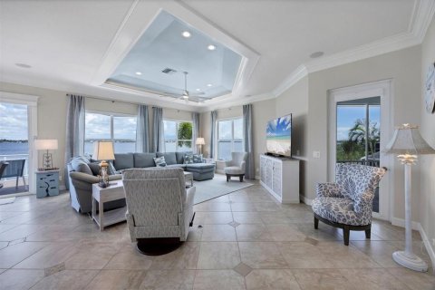 House in Englewood, Florida 3 bedrooms, 232.63 sq.m. № 1904371 - photo 17