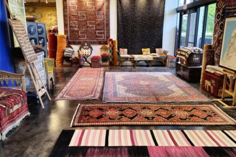 Immobilier commercial à vendre à Miami, Floride № 2022379 - photo 2