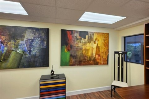 Immobilier commercial à vendre à Miami, Floride № 2022379 - photo 12