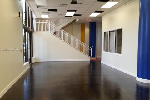 Immobilier commercial à vendre à Miami, Floride № 2022379 - photo 7