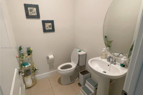 Снять в аренду виллу или дом в Уэстлейк, Флорида 4 спальни, 214.14м2, № 2066795 - фото 28