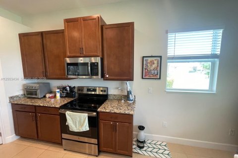 Снять в аренду виллу или дом в Уэстлейк, Флорида 4 спальни, 214.14м2, № 2066795 - фото 16