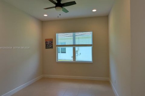 Снять в аренду виллу или дом в Уэстлейк, Флорида 4 спальни, 214.14м2, № 2066795 - фото 17