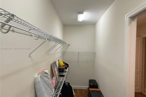 Снять в аренду виллу или дом в Уэстлейк, Флорида 4 спальни, 214.14м2, № 2066795 - фото 21