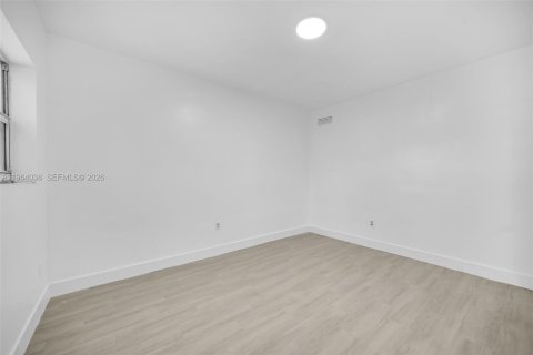 Casa en alquiler en Miami, Florida, 2 dormitorios, 116.13 m2 № 2026640 - foto 20