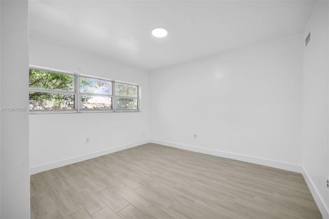 Casa en alquiler en Miami, Florida, 2 dormitorios, 116.13 m2 № 2026640 - foto 18