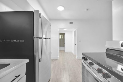 Casa en alquiler en Miami, Florida, 2 dormitorios, 116.13 m2 № 2026640 - foto 13