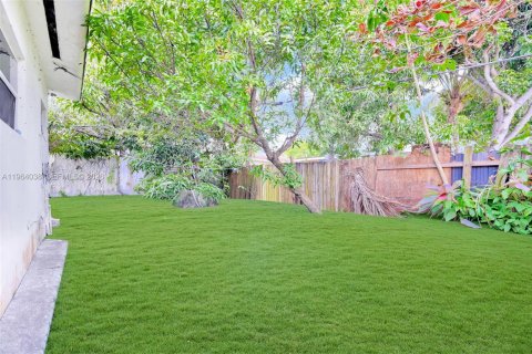 Casa en alquiler en Miami, Florida, 2 dormitorios, 116.13 m2 № 2026640 - foto 24