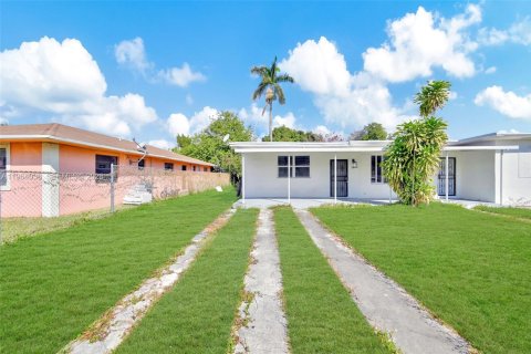 Casa en alquiler en Miami, Florida, 2 dormitorios, 116.13 m2 № 2026640 - foto 9