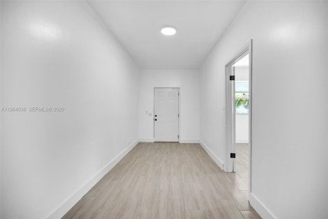 Casa en alquiler en Miami, Florida, 2 dormitorios, 116.13 m2 № 2026640 - foto 17